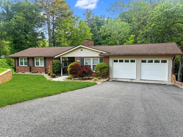 217 Fairmont Cir, Danville, VA 24541