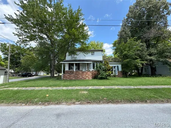 422 James St, Carterville, IL 62918