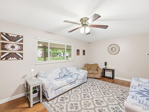 4th image of 14 Hill Pl