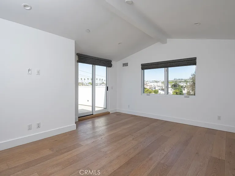 319 Jasmine Ave — Photo 12