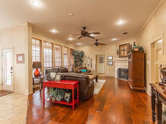 2nd image of 4709 Rosewood Dr