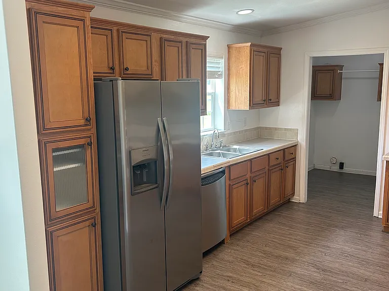 394 SW Lunsford Ter — Photo 9
