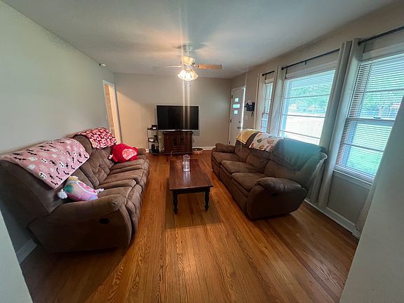 3rd image of 123 Bolding St