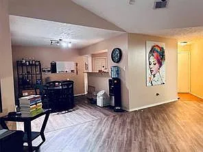 10826 Laureldale Ct — Photo 9