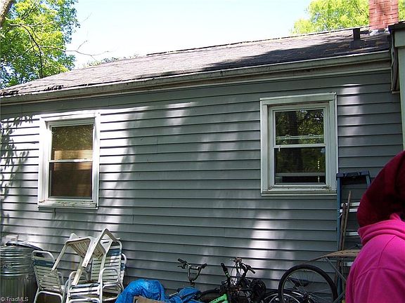 4th image of 913 Barringer St