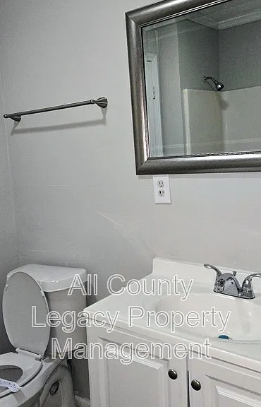 917 S Indian Creek Dr — Photo 5