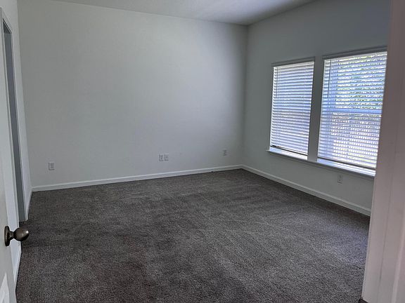 5th image of 270 Wineberry Ln