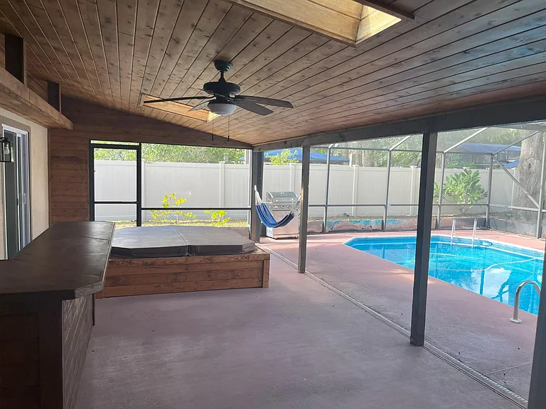 245 W Highland St — Photo 16