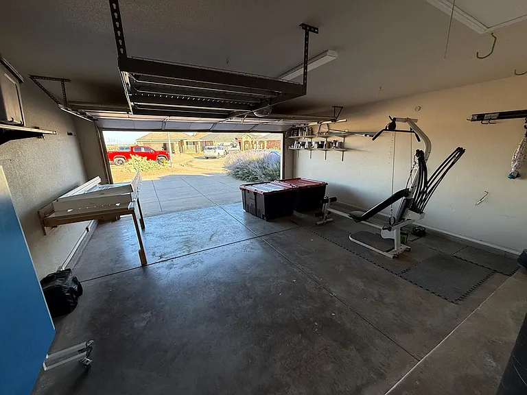 9915 Lamar Ave — Photo 33