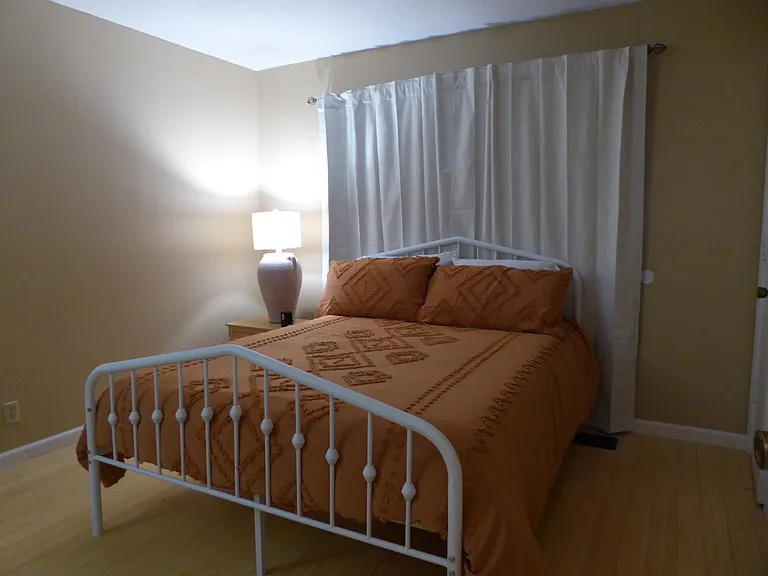 10412 Guadalajara Ave NE — Photo 11