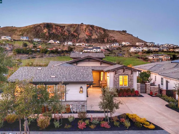 11 Paintbrush Ln, Orinda, CA 94563