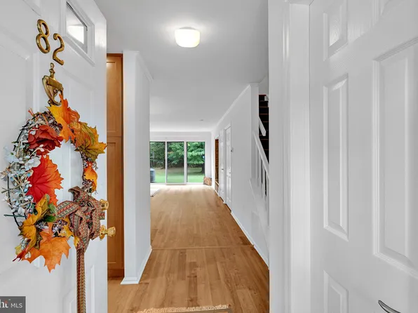 82 Sycamore Ct, Lawrence Township, NJ 08648