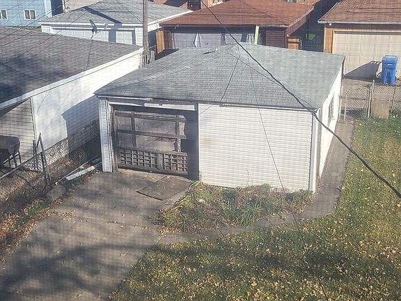 4th image of 9549 S La Salle St