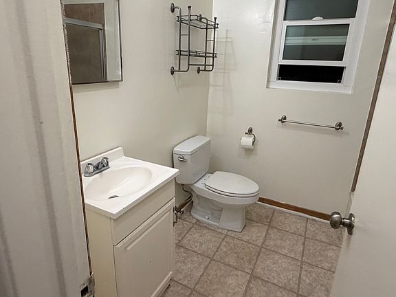 2nd image of 231 Junipero Ave APT 2