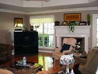 2nd image of 100 Oakapple Ct