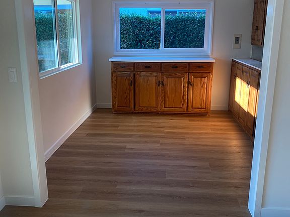 3rd image of 5419 Murietta Ave
