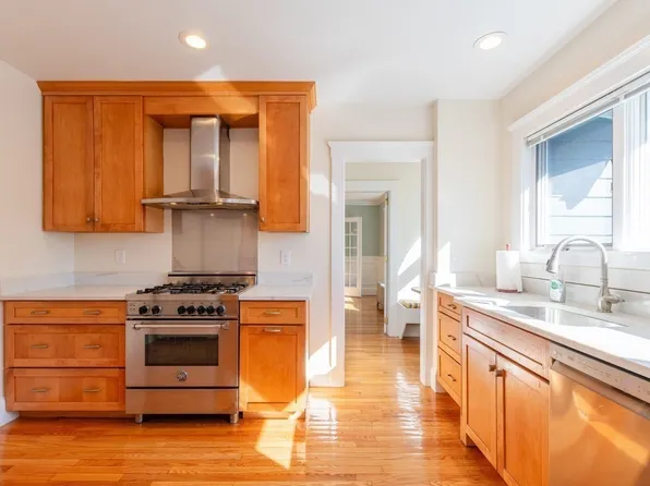 22 Skahan Rd Unit 22, Belmont, MA 02478
