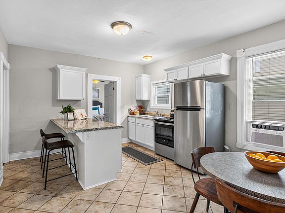 5th image of 810 E Lincoln AVENUE #810A
