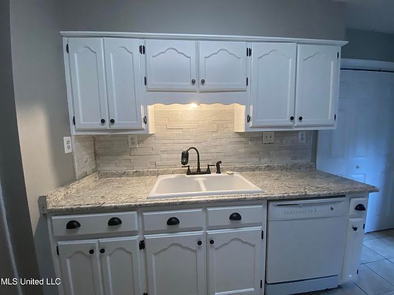 3rd image of 6808 Maury Dr