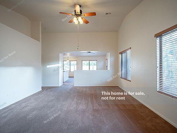 3rd image of 1319 E Laurel Pl