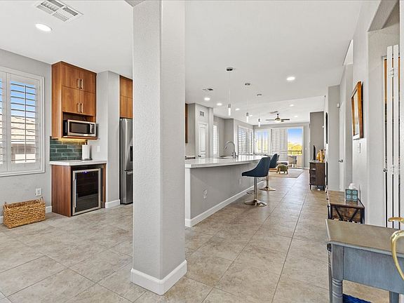 3rd image of 660 Peachy Canyon Cir Unit 201