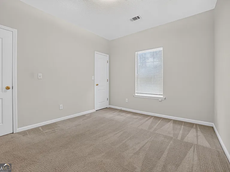 636 Oakland Hills Dr — Photo 20