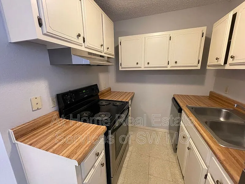 2 bed, 1.0 bath, 754 sqft, $730 — Photo 4