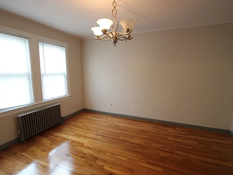 23 Saxon St #23 — Photo 7