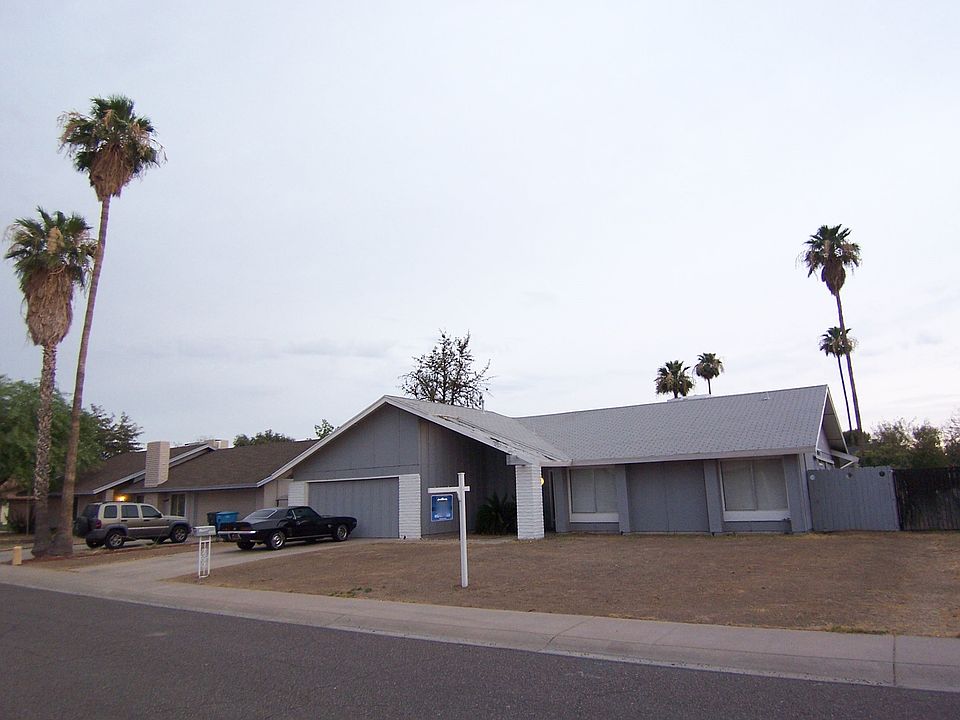 1st image of 2309 W Saint Moritz Ln