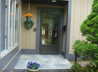 436 Bromley Pl #A, Wyckoff, NJ 07481