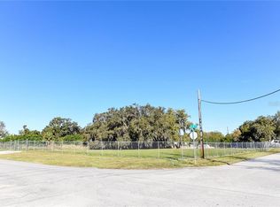 277 E B St, Frostproof, FL 33843