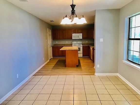 2nd image of 2208 Appaloosa St