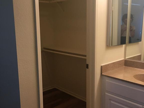 3rd image of 2308 Catalina Cir APT 184