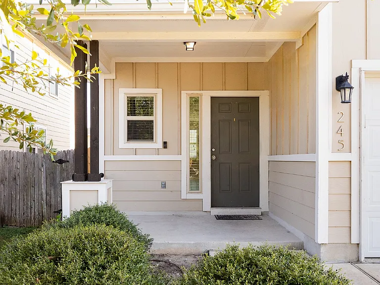 245 Pearl Way — Photo 3