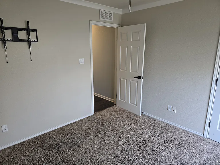 5906 Valencia Ave — Photo 20