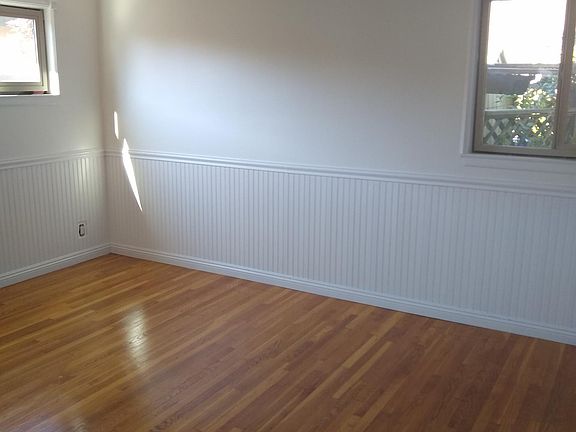 4th image of 22207 Kittridge St