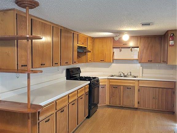 3rd image of 2922 S 28th St
