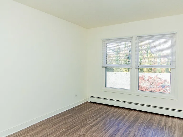 Gardenwood Apartments — Photo 31