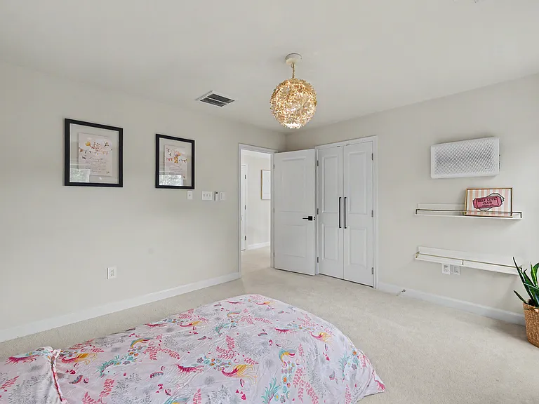 509 S Highland St — Photo 23