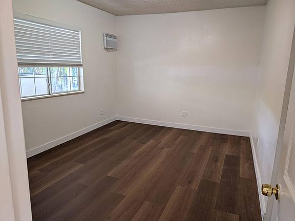 5th image of 15827 Fairgrove Ave