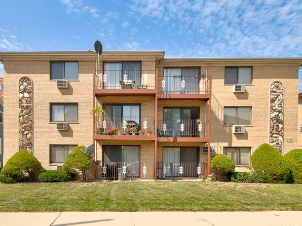 394 Alles St APT 3B, Des Plaines, IL 60016