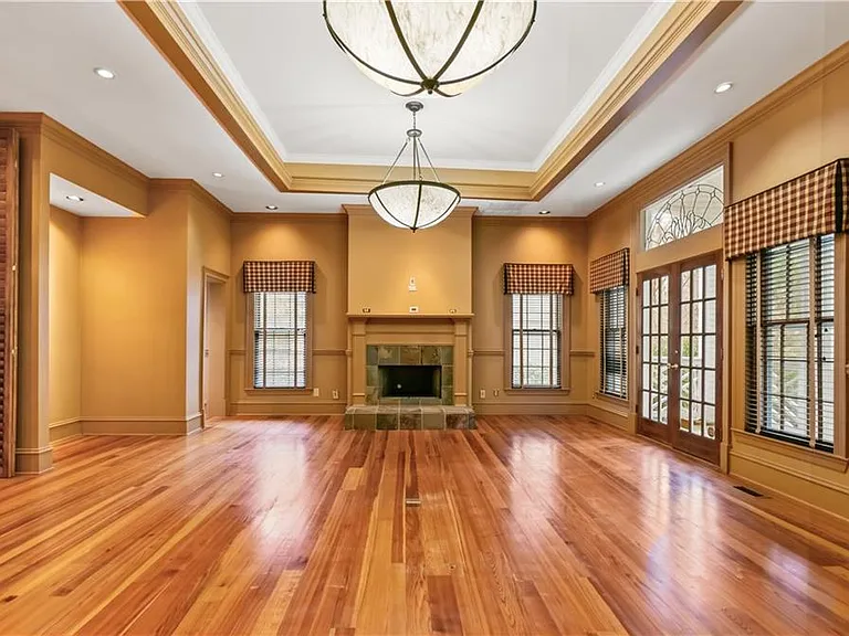 430 W Wesley Rd NW — Photo 33