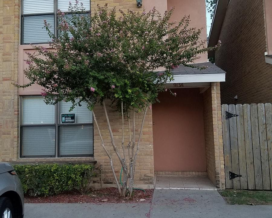1st image of 913A Castle Heights Dr