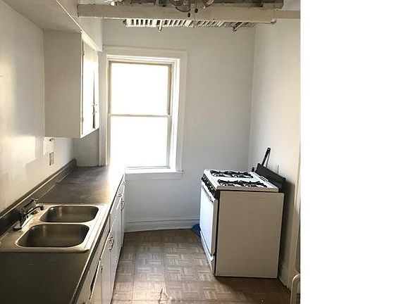 3rd image of 2039 W Garfield Blvd #B