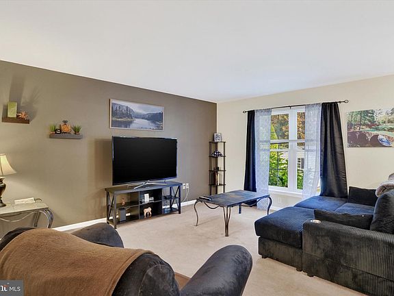 4th image of 18 Cranberry Ct #L-0067