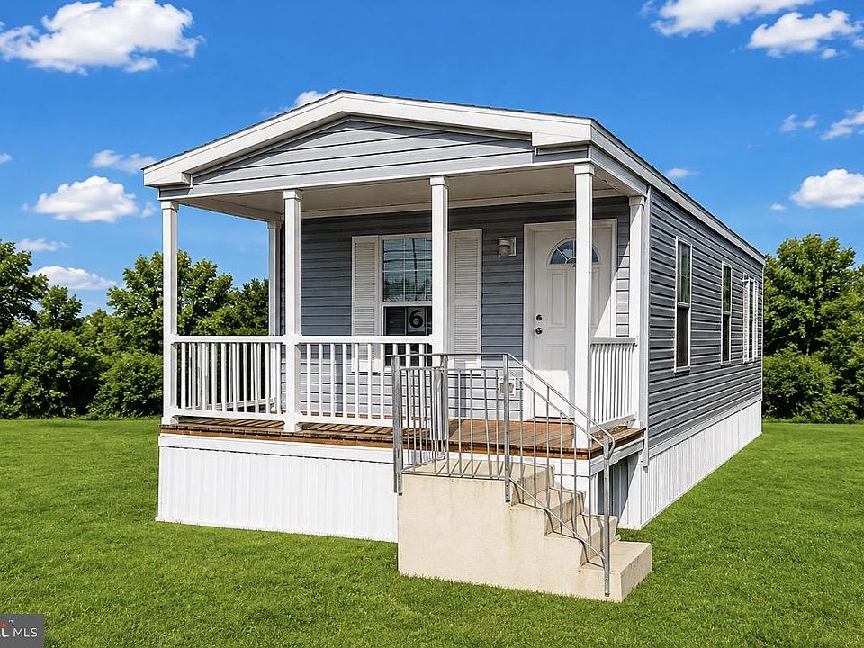 1st image of 3571 Iris Ave