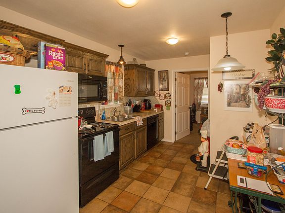 5th image of 1127 E Moman Ave