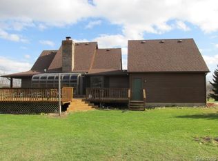 12141 Rohn Rd, Fenton, MI 48430