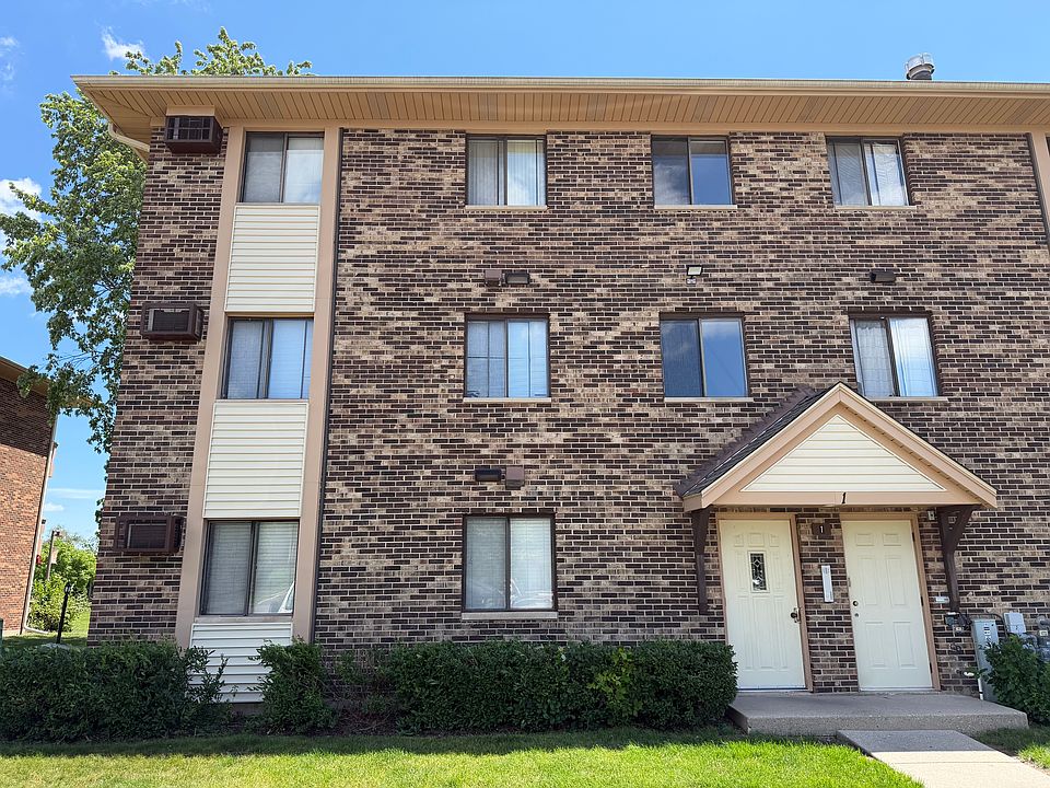 1st image of 1 Parkside Ct APT 5
