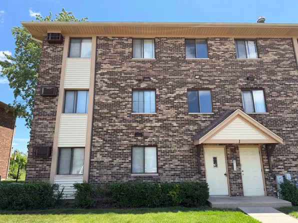 1 Parkside Ct APT 5, Vernon Hills, IL 60061